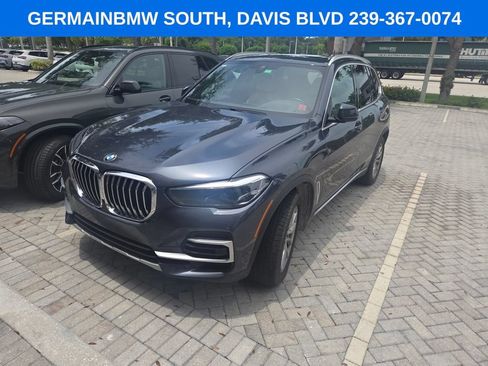 Used 2022 BMW X5 sDrive40i w/ Luxury Seating Package RWD image 2