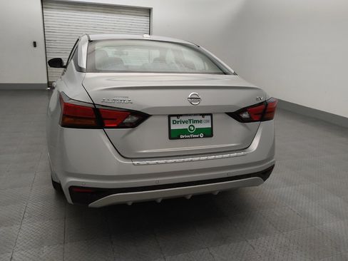 Used 2022 Nissan Altima 2.5 SV FWD image 6