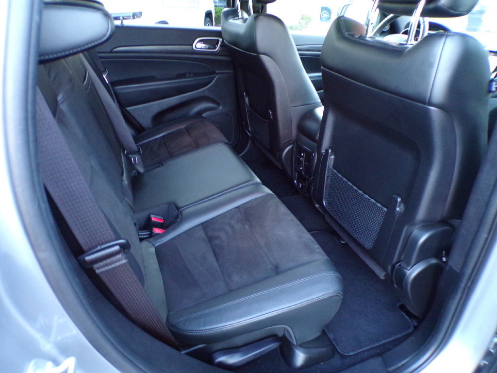 Used 2021 Jeep Grand Cherokee Laredo X AWD/4WD image 12