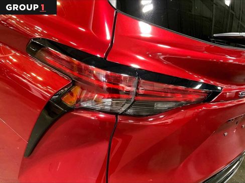 Certified 2022 Toyota Sienna Limited image 28