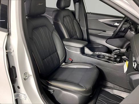New 2026 Buick Envista Preferred FWD image 12