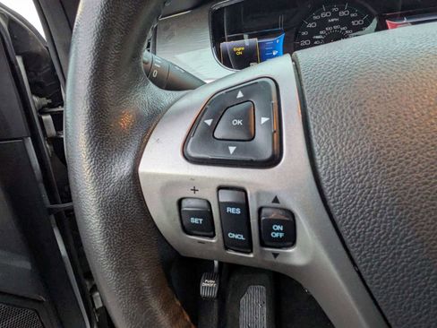 Used 2013 Ford Taurus SEL image 24