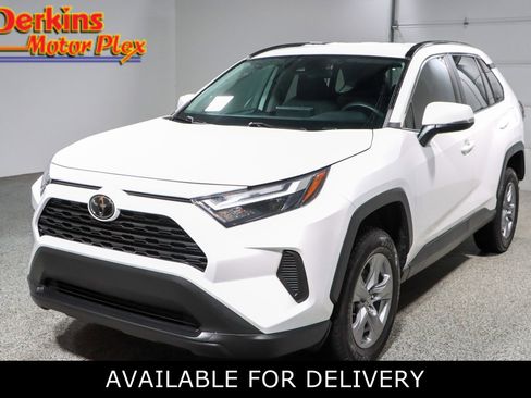 Used 2022 Toyota RAV4 XLE FWD image 1
