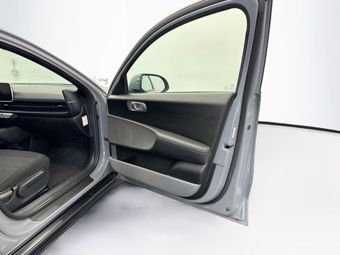 Used 2024 Hyundai Ioniq 6 SE RWD image 34