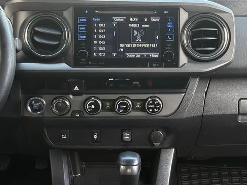 Used 2017 Toyota Tacoma TRD Sport w/ Tow Package (A/T) AWD/4WD image 16