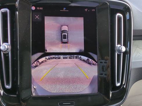 New 2026 Volvo XC40 B5 Plus w/ Protection Package Premier image 19