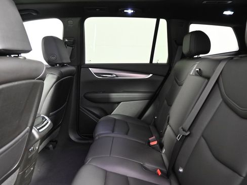 New 2025 Cadillac XT6 Luxury image 21