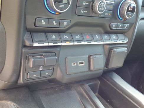 Used 2022 Chevrolet Silverado 2500 High Country w/ Safety Package II AWD/4WD image 15