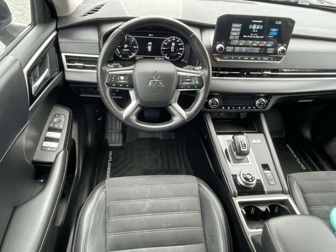 Used 2024 Mitsubishi Outlander SEL image 13