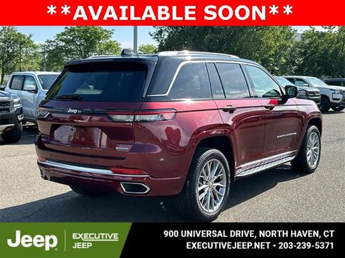 Used 2022 Jeep Grand Cherokee Summit image 2