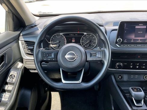 Used 2024 Nissan Rogue S image 10