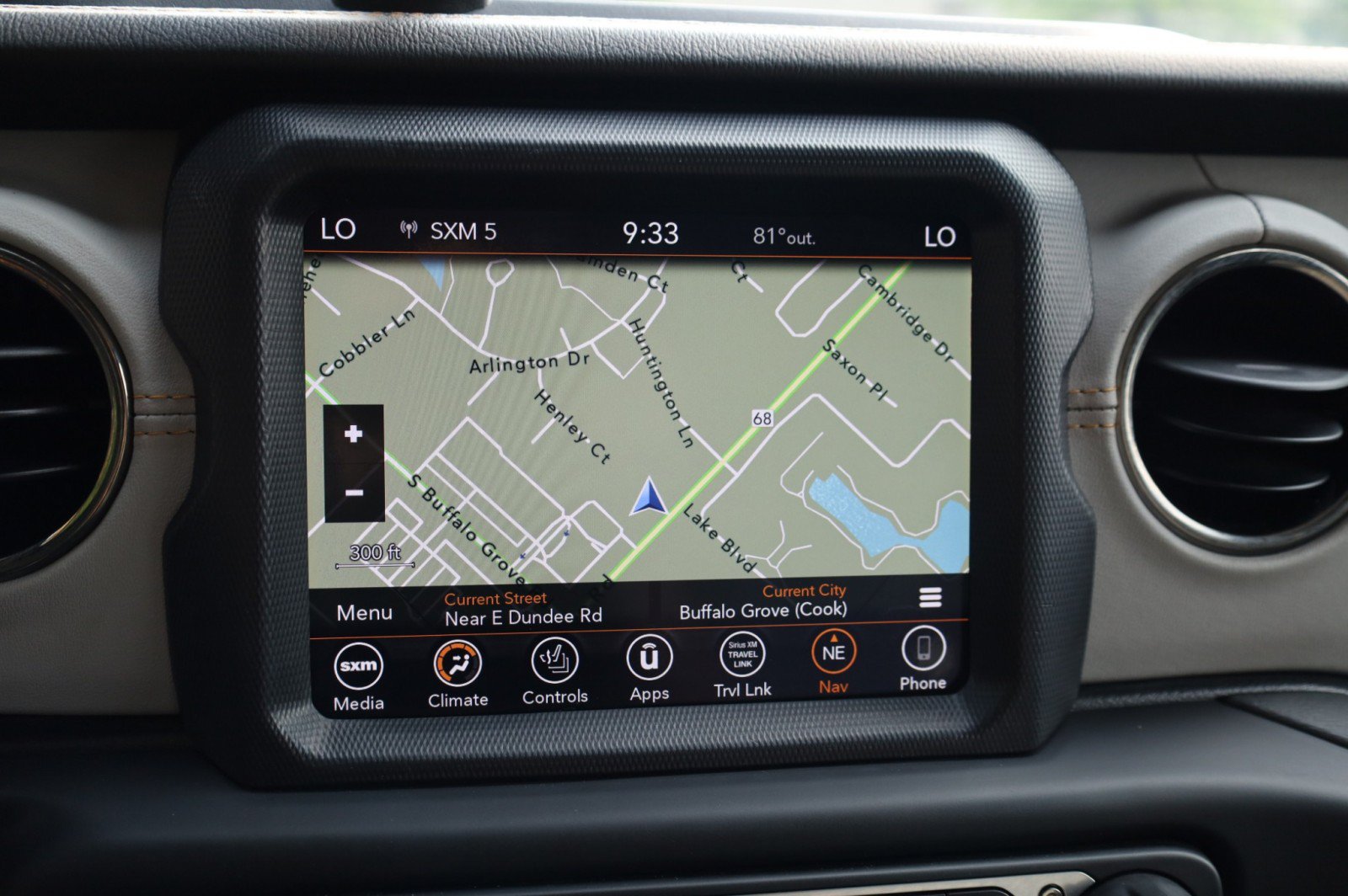 Used 2021 Jeep Wrangler Unlimited Sahara AWD/4WD image 13