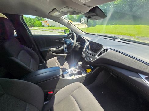 Used 2023 Chevrolet Malibu LT FWD image 22