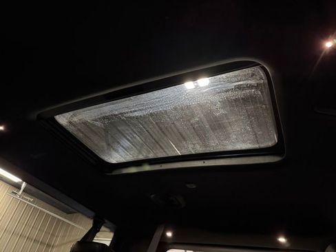 Used 2024 Jeep Wagoneer L Series III w/ Premium Group I AWD/4WD image 25