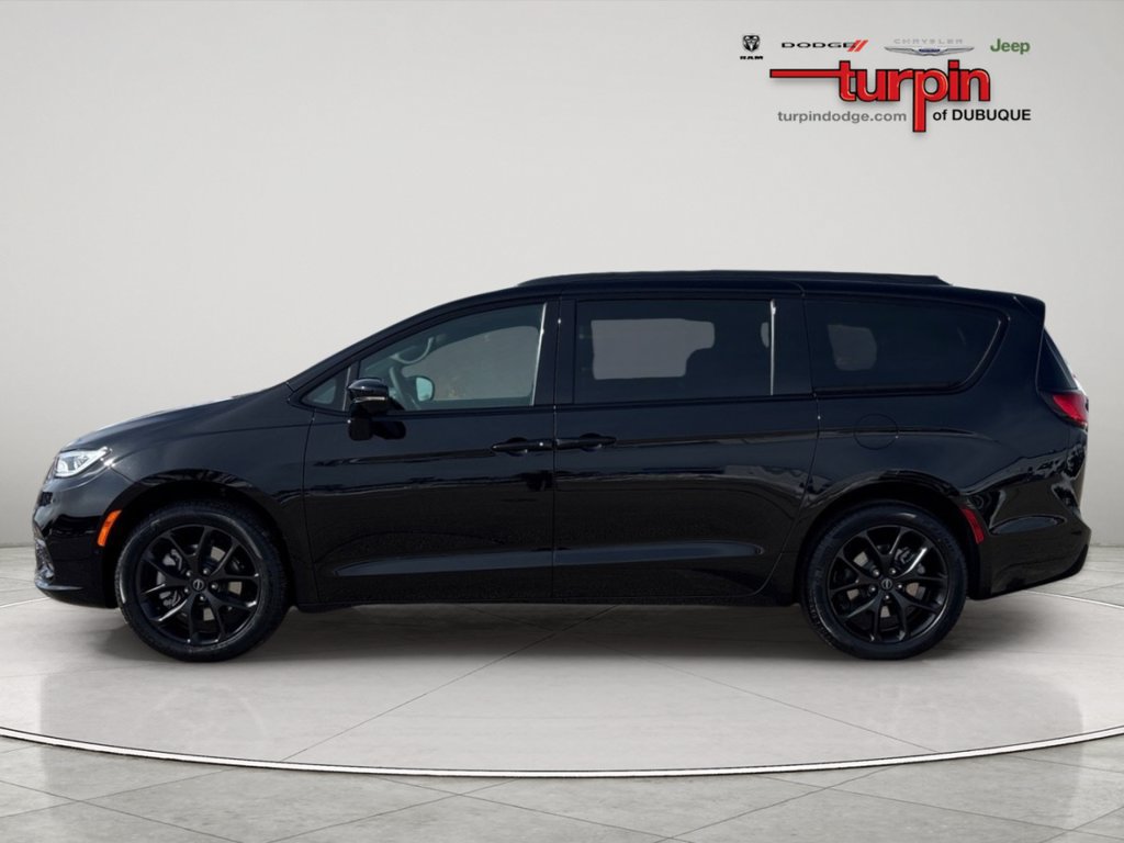 New 2026 Chrysler Pacifica Select w/ S Appearance Package AWD/4WD image 2
