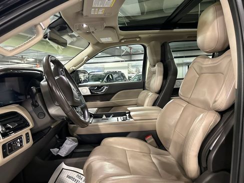 Certified 2023 Lincoln Navigator L Reserve AWD/4WD image 10