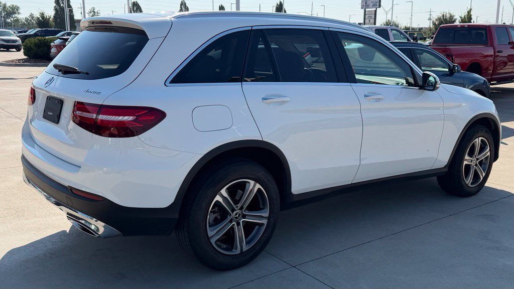 Used 2019 Mercedes-Benz GLC 300 4MATIC image 5