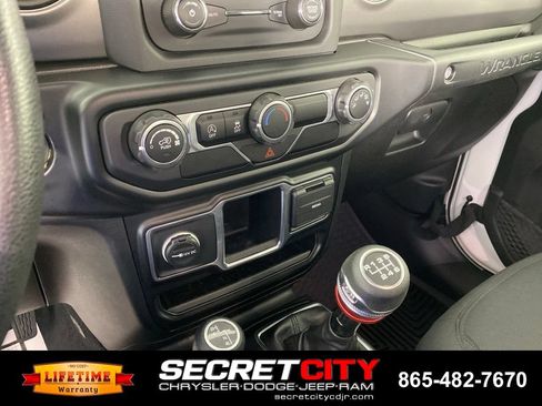 Used 2021 Jeep Wrangler Sport AWD/4WD image 21