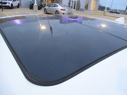 Used 2024 Chevrolet Malibu LT image 8