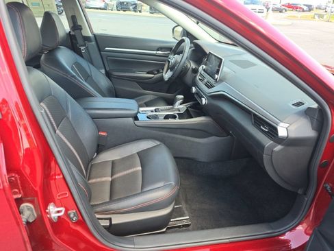 Used 2025 Nissan Altima 2.5 SR AWD/4WD image 32