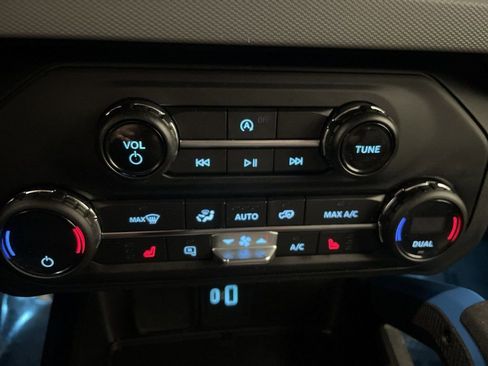 Used 2021 Ford Bronco Black Diamond w/ Sasquatch Package image 12