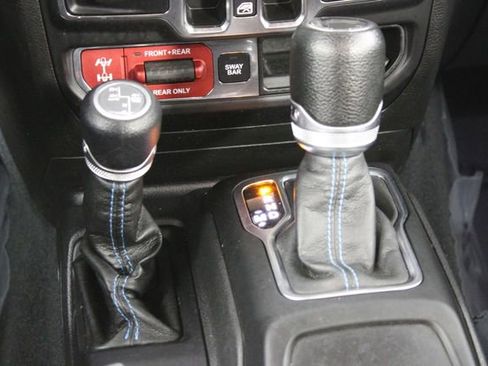 Used 2022 Jeep Wrangler Unlimited Rubicon 4xe image 38