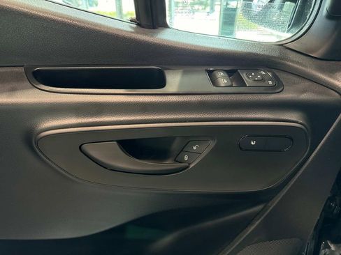 Used 2025 Mercedes-Benz Sprinter 3500 image 21