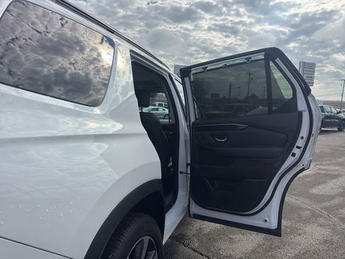 Used 2023 Honda Pilot Elite image 21