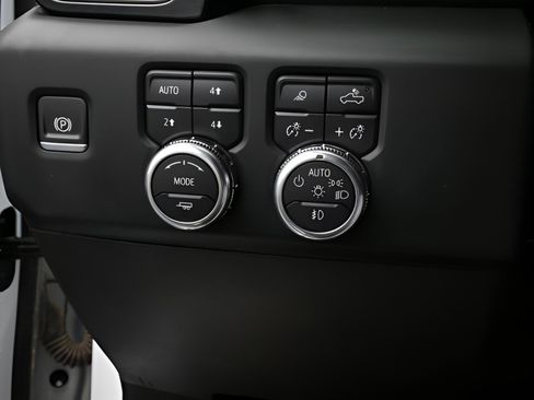 Used 2024 GMC Sierra 1500 AT4 w/ AT4 Preferred Package AWD/4WD image 48