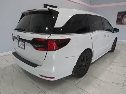 Used 2023 Honda Odyssey Sport image 3