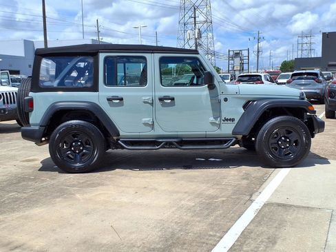 Used 2024 Jeep Wrangler Unlimited Sport AWD/4WD image 28