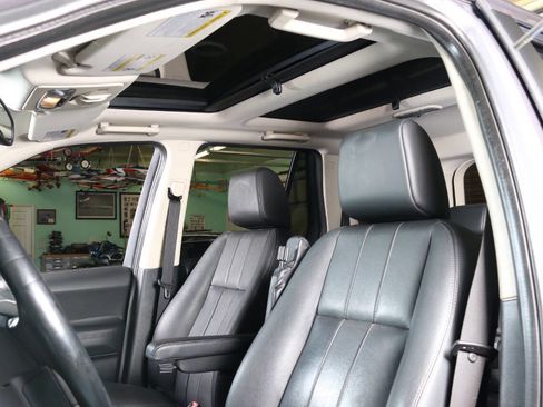 Used 2013 Land Rover LR2 HSE image 30