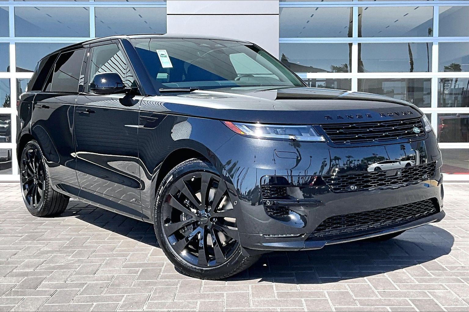 New 2026 Land Rover Range Rover Sport Dynamic SE AWD/4WD image 2