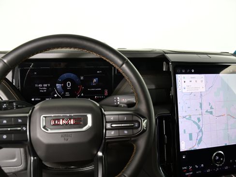 Used 2025 GMC Yukon AT4 AWD/4WD image 17