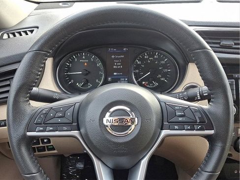 Used 2020 Nissan Rogue SV image 26