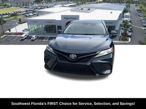 Used 2018 Toyota Camry XSE FWD image 2