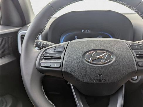 New 2025 Hyundai Venue Limited image 14