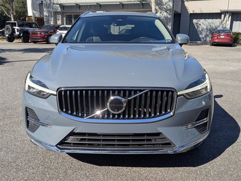 Certified 2023 Volvo XC60 B5 Plus w/ Climate Package image 9