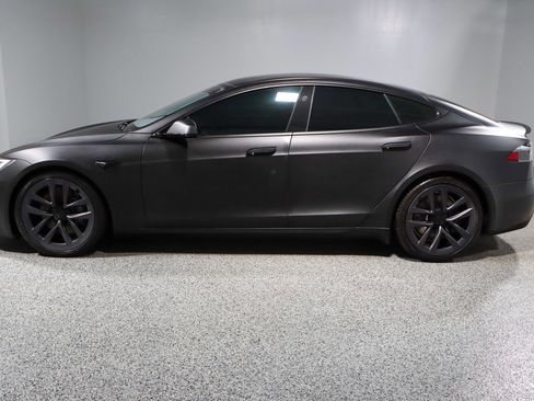 Used 2022 Tesla Model S Plaid image 10