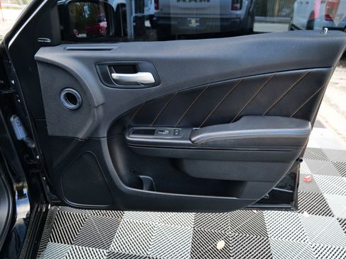 Used 2018 Dodge Charger R/T image 35