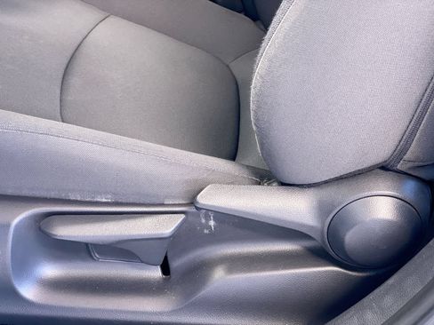 Used 2022 Toyota Corolla LE FWD image 17
