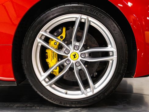 Used 2016 Ferrari 488 Spider image 36