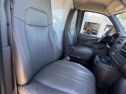 Used 2014 Chevrolet Express 3500 Extended image 14