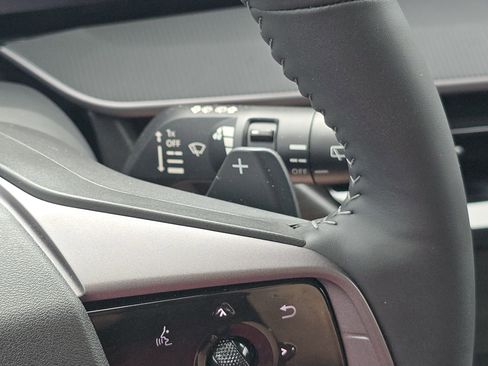 Used 2025 Nissan Murano SV AWD/4WD image 32