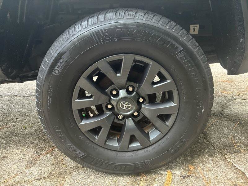 Used 2020 Toyota Tacoma SR5 RWD image 20