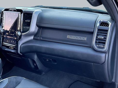 Used 2025 RAM 1500 Laramie AWD/4WD image 18