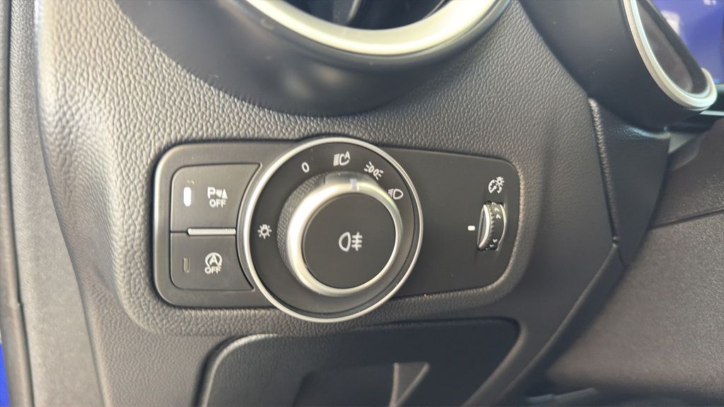 Used 2022 Alfa Romeo Stelvio Ti AWD/4WD image 29