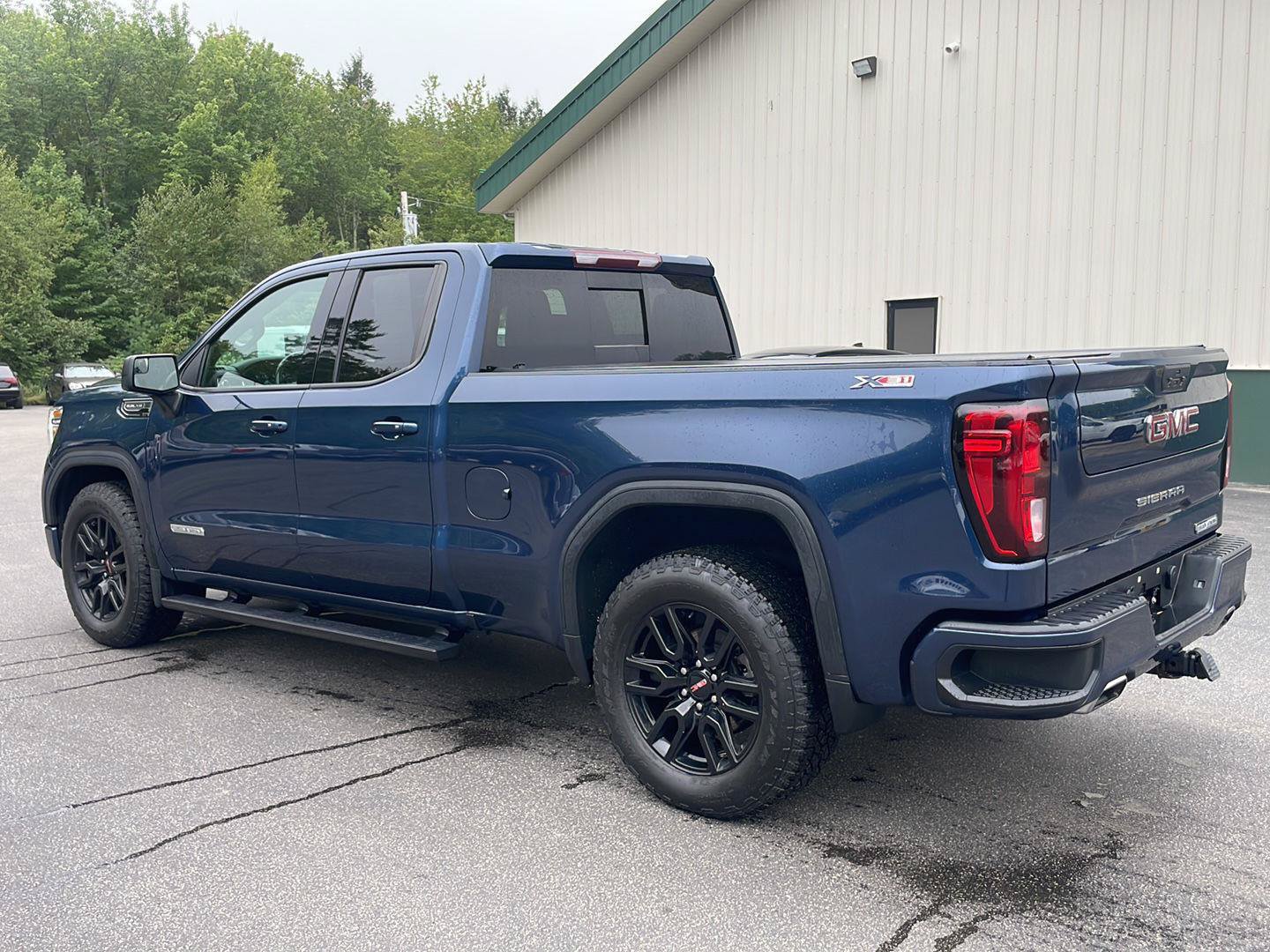 Used 2022 GMC Sierra 1500 Elevation AWD/4WD image 5