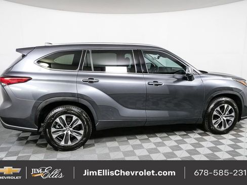 Used 2020 Toyota Highlander XLE image 27