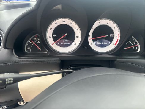 Used 2011 Mercedes-Benz SL 550 image 9